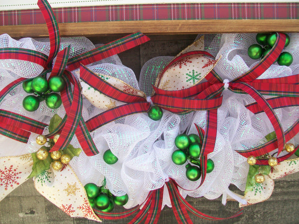 Merry Bright 28-Inch Green White Red Plaid Mesh Front Door Christmas Wreath
